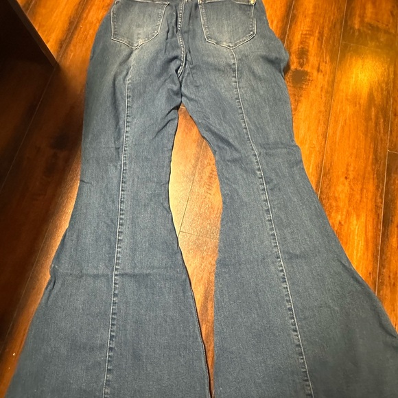 Judy Blue super bell bottom Flare Jeans sz 13/31 EUC - Picture 2 of 4